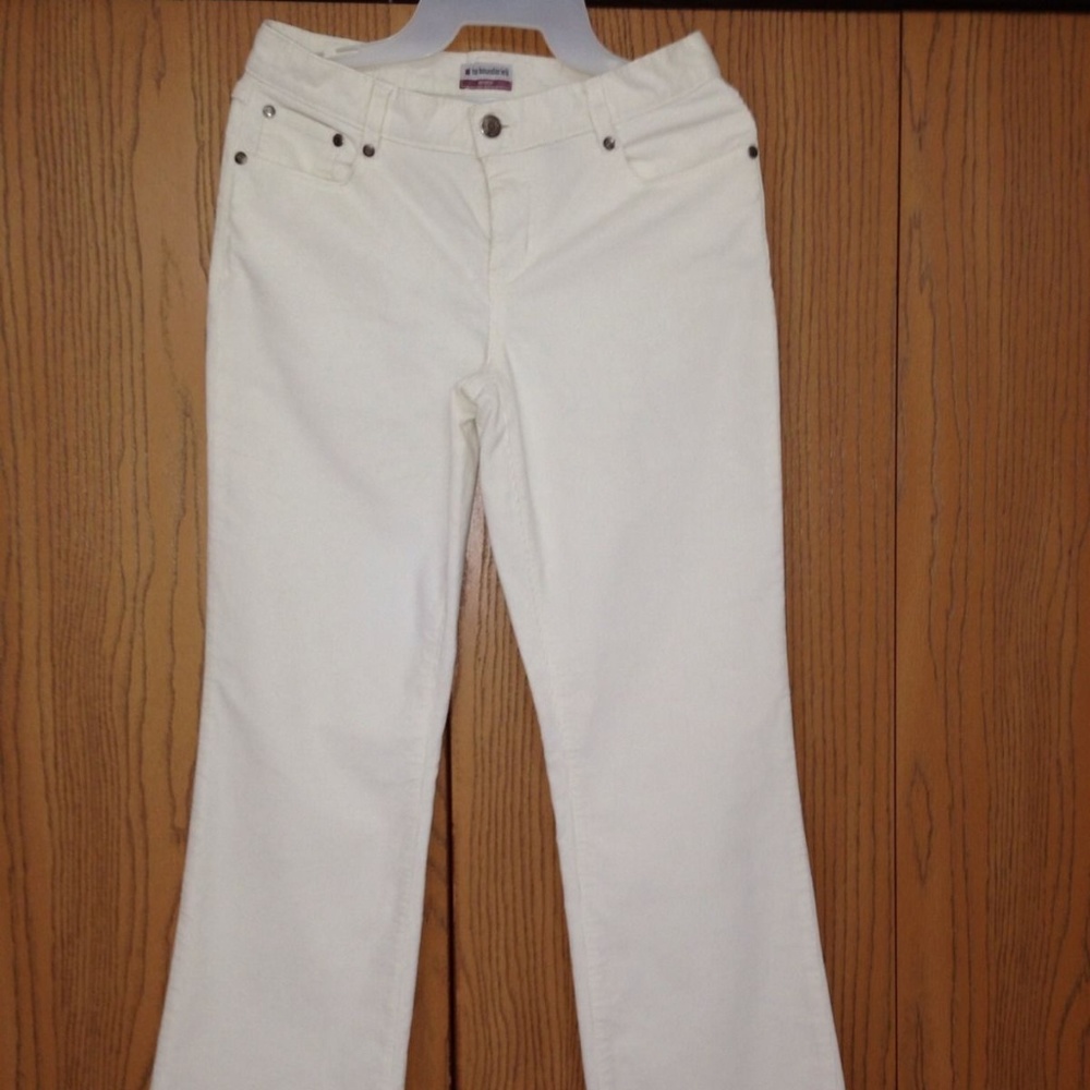 Ivory corduroy Jeans in excellent condition Size 7